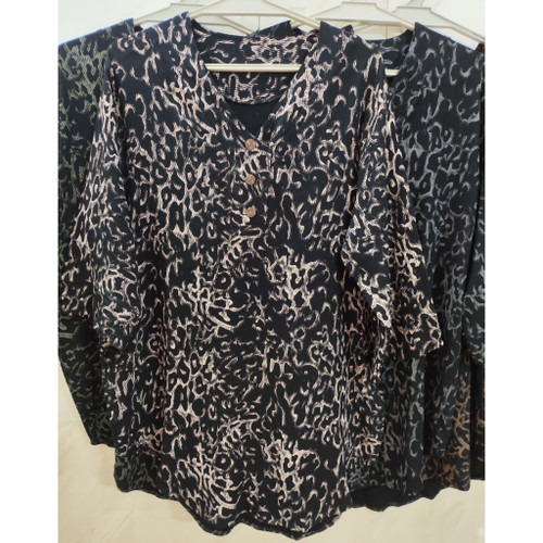 بلوز زنانه آستین سه ربع مجلسی طرح دار فری سایز قواره دار