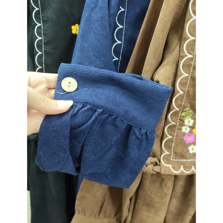 مانتو زنانه فری سایز جنس مخمل برجسته