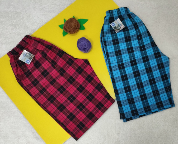 شلوارک پسرانه قرمز و آبی چهارخونه