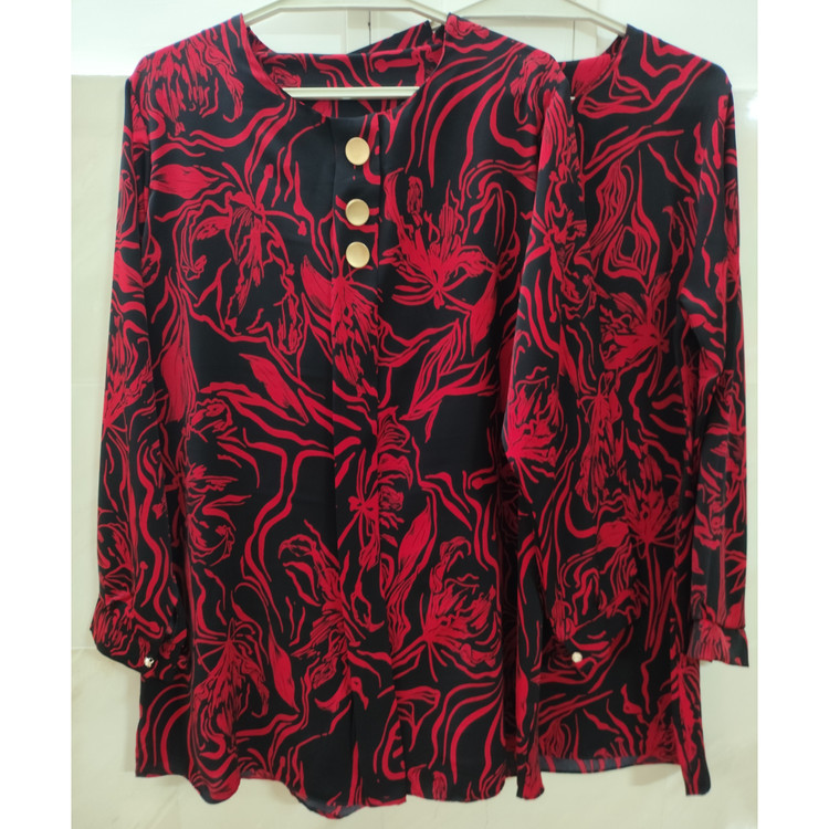 شومیز مجلسی زنانه طرح دار یقه گرد سایز بندی بزرگ جنس کرپ الیزه